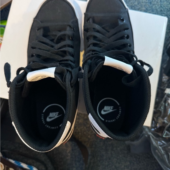 No issue used like 3 times. I am
Moving so I am trying to sell everything out. - Picture 4 of 5